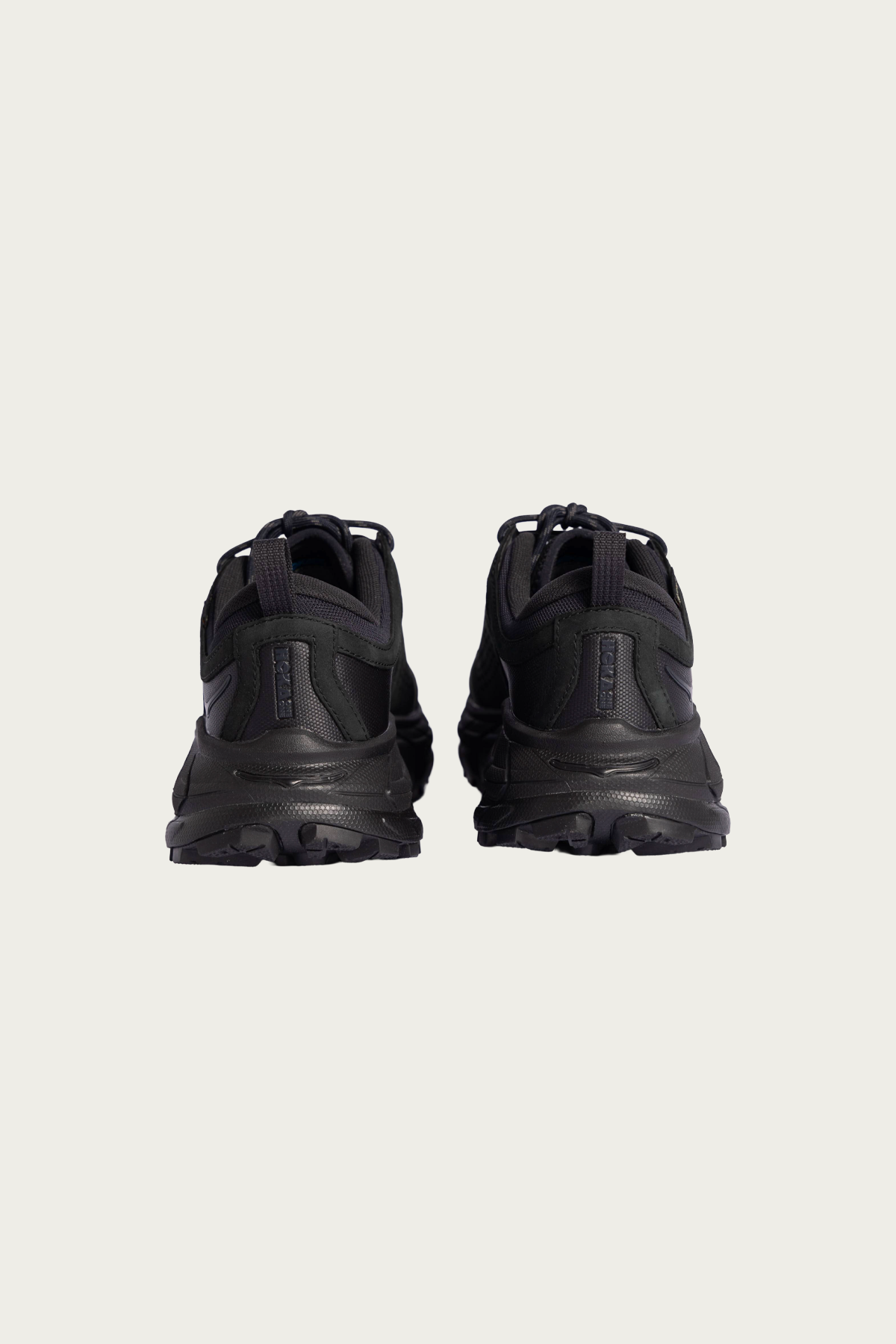 HOKA - Tor Ultra Lo - Black/Black - Canoe Club