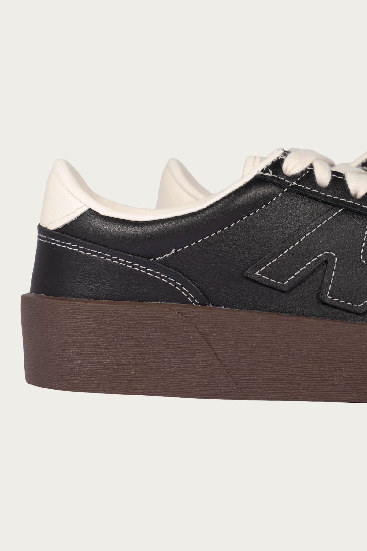 New Balance - 750 - Black/Beige - Canoe Club